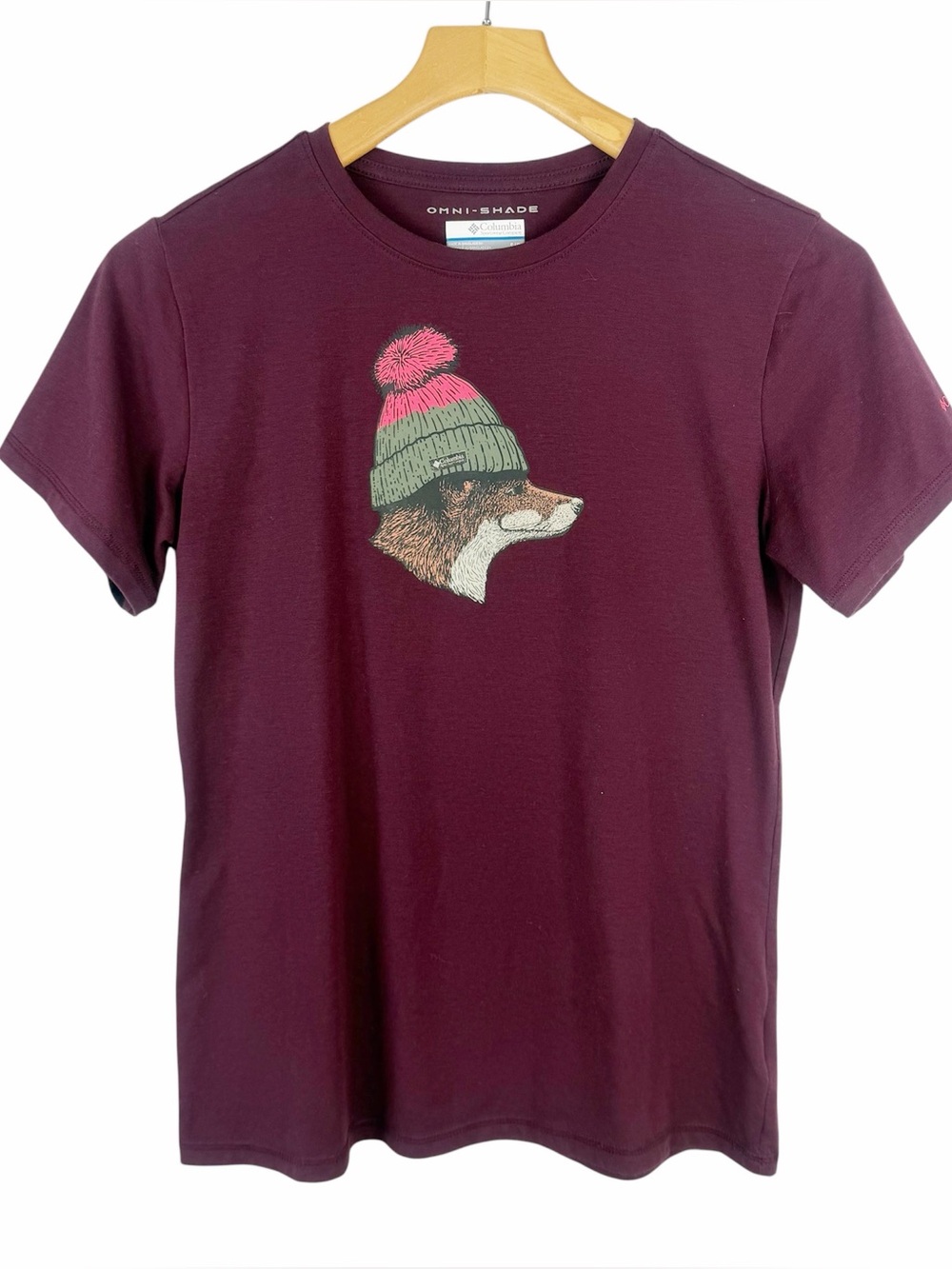 Columbia Short Sleeve Fox Wearing Beanie Hat Graphic Shirt Burgundy Small